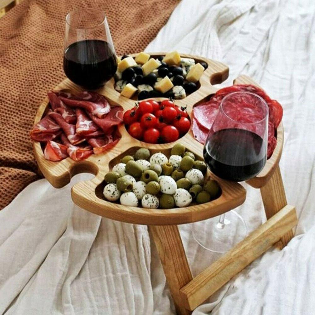 Hölzerner klappbarer Picknicktisch für den Außenbereich mit Glashalter 2 in 1 Weinglasgestell Weintisch für den Außenbereich Holztisch, der leicht zu transportieren ist - GYLDNE GRÆNSE Gourmet Online Shop