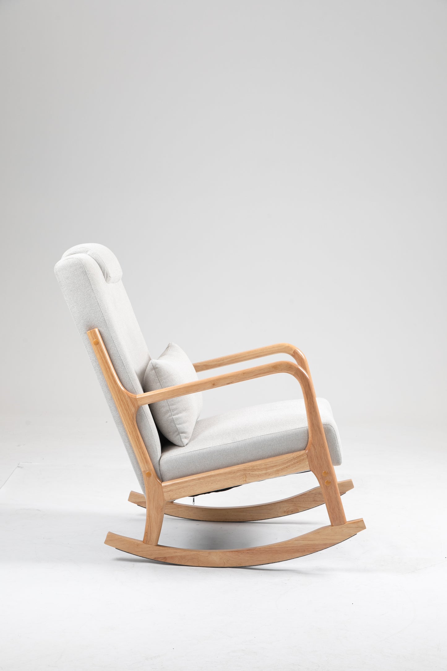 Schaukelstuhl gepolsterter Stoffschaukelsessel Indoor mit hoher Rückenlehne, Gleiterstühlen und Lendenkissen für das Wohnzimmer - GYLDNE GRÆNSE Gourmet Online Shop
