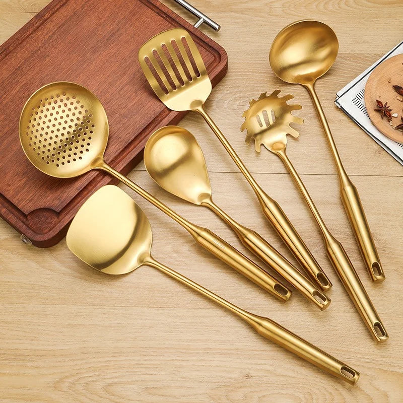 Stainless Steel Gold Suppenlöffel Pfannenwender Noodle Colander Hot Pot Spoon Rice Spoon Kitchen Cooking Frying Tool - GYLDNE GRÆNSE Gourmet Online Shop
