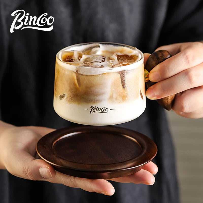 Bincoo Kaffeetasse und Untertasse Set High-End exquisiter Walnuss-Untersetzer mit Löffel-Isolierpad Hochwertige Kaffeeglastasse - GYLDNE GRÆNSE Gourmet Online Shop