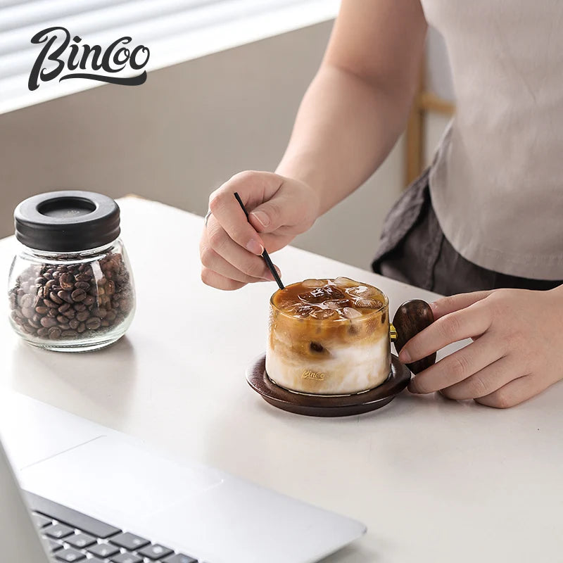 Bincoo Kaffeetasse und Untertasse Set High-End exquisiter Walnuss-Untersetzer mit Löffel-Isolierpad Hochwertige Kaffeeglastasse - GYLDNE GRÆNSE Gourmet Online Shop