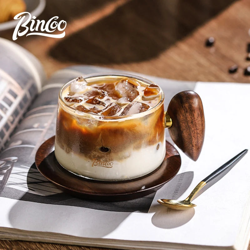 Bincoo Kaffeetasse und Untertasse Set High-End exquisiter Walnuss-Untersetzer mit Löffel-Isolierpad Hochwertige Kaffeeglastasse - GYLDNE GRÆNSE Gourmet Online Shop
