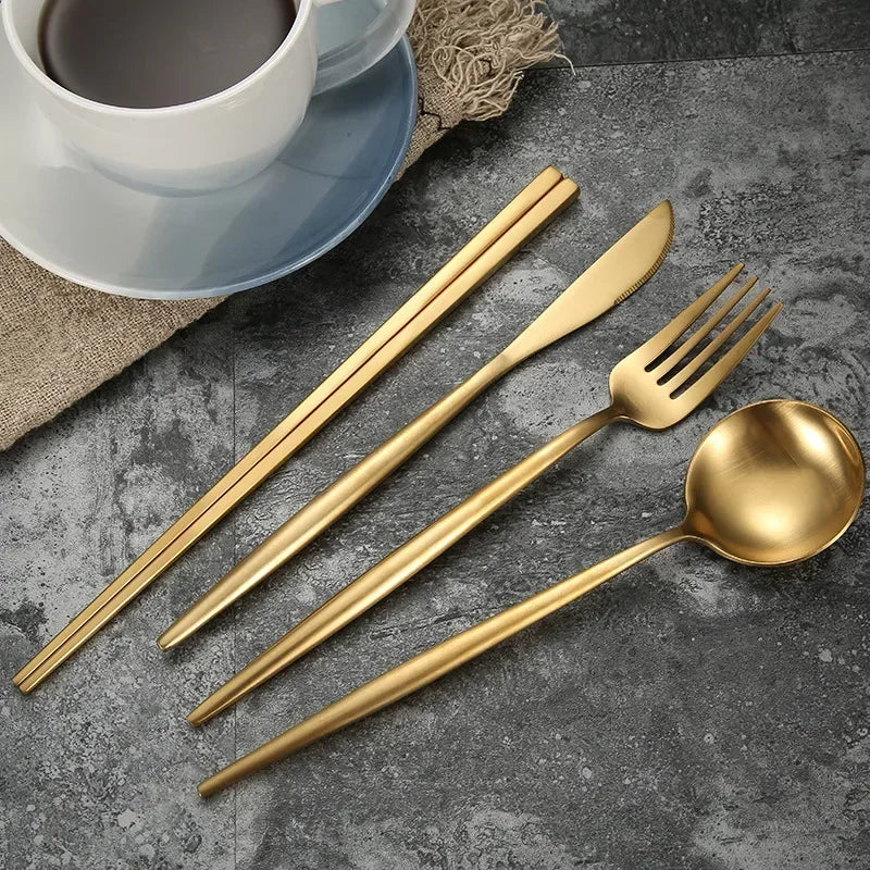 Mattgold 18/10 Edelstahl Luxus Besteck Geschirr Geschirr Messer Löffel Gabel Essstäbchen Besteck Set Spülmaschinenfest - GYLDNE GRÆNSE Gourmet Online Shop