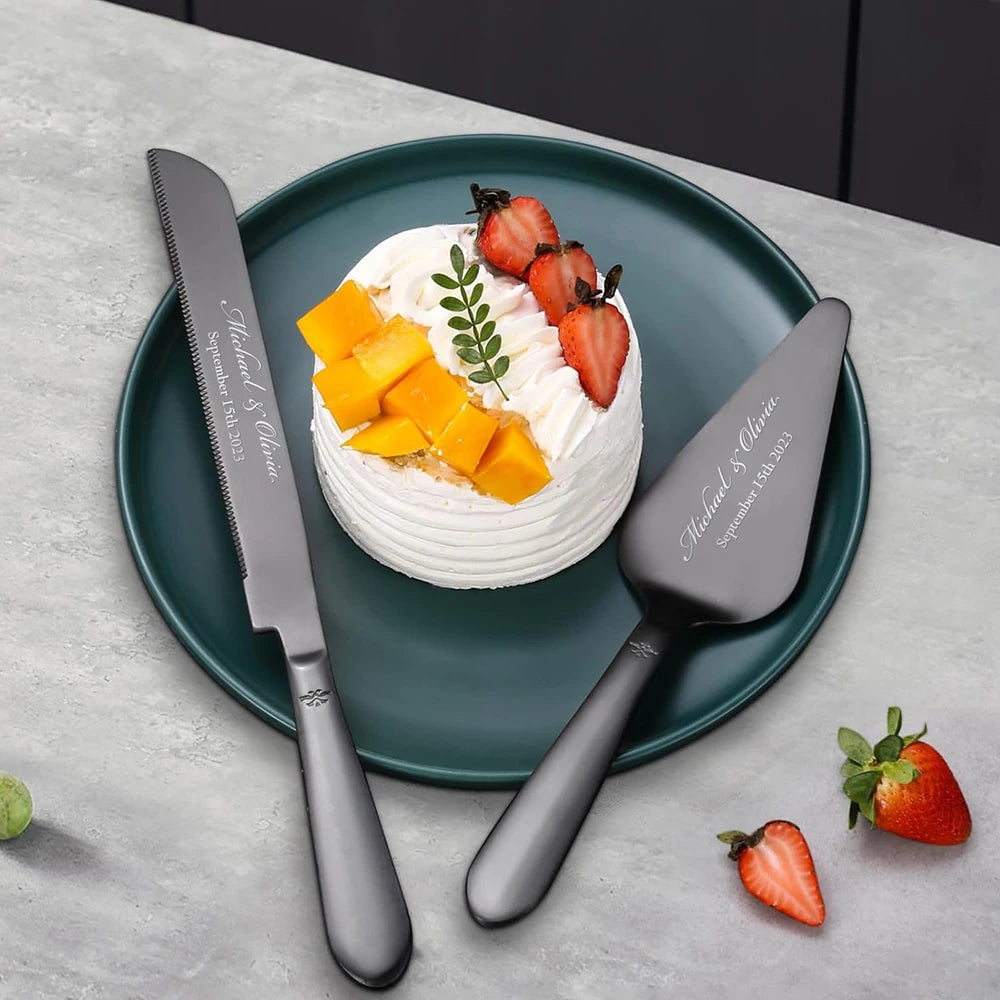 Personalisiertes Edelstahl Hochzeit Kuchen Messer Set Custom Name Kuchen Dekoration Geschirr Messer und Gabel Braut Party Geschenk - GYLDNE GRÆNSE Gourmet Online Shop